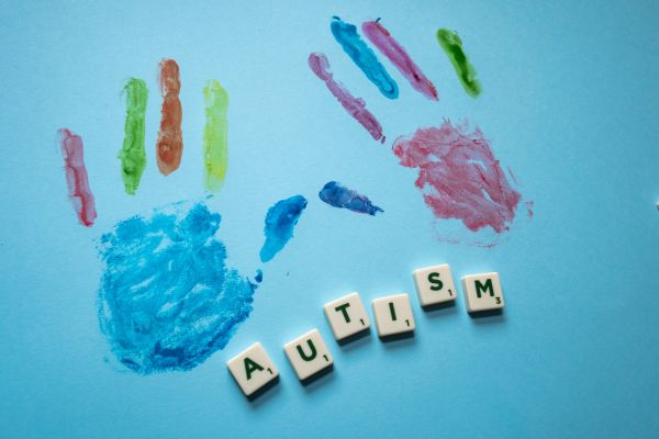 פיצוי על אוטיזם